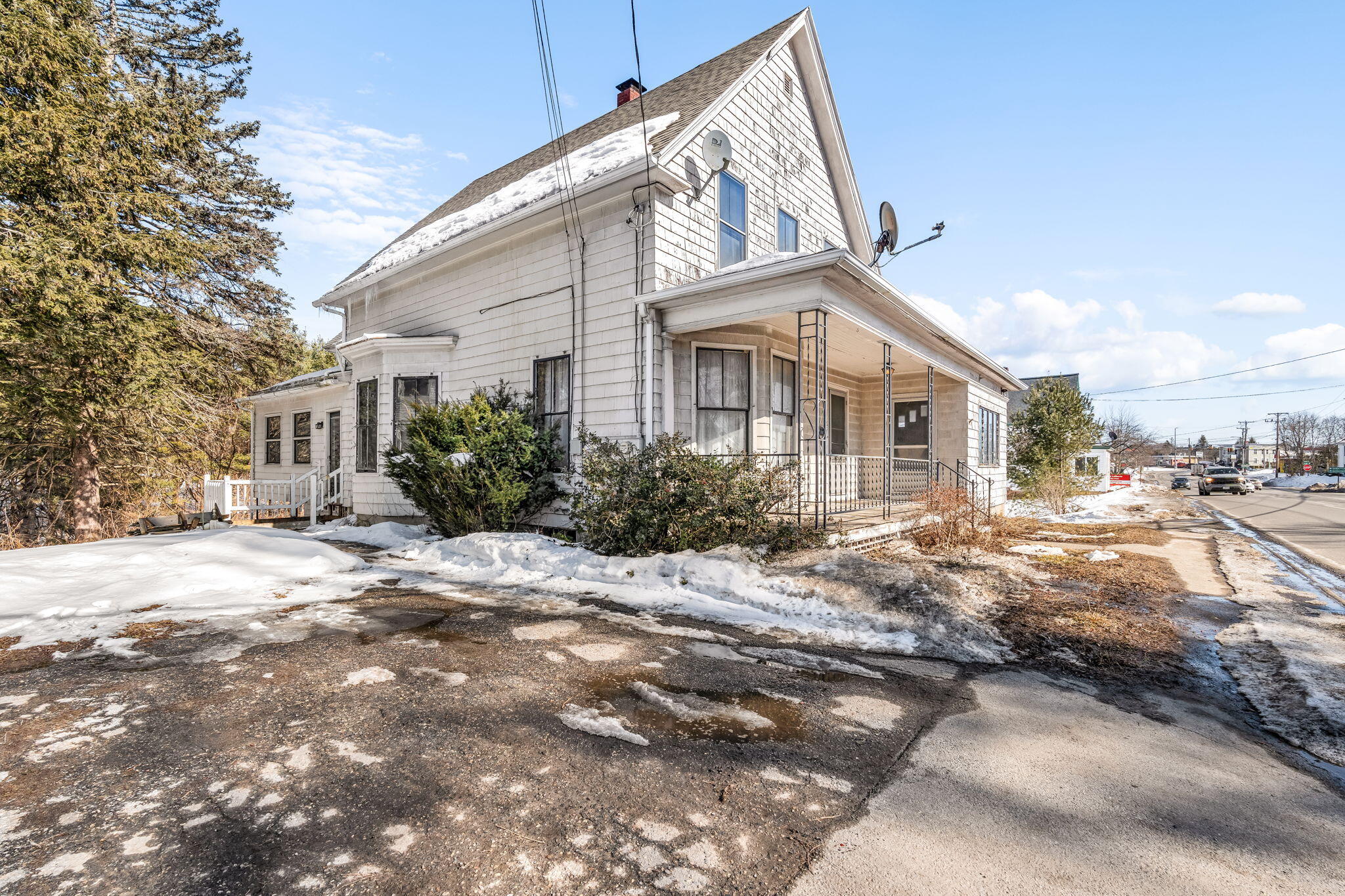 41-web-or-mls-216-russell-st