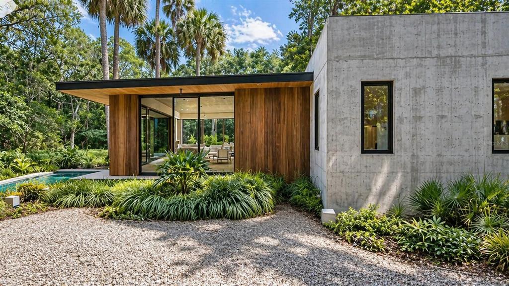 936 Paradise Boulevard Georgetown, FL 32139 - Photo 7 of 14 front view of a house with a large window