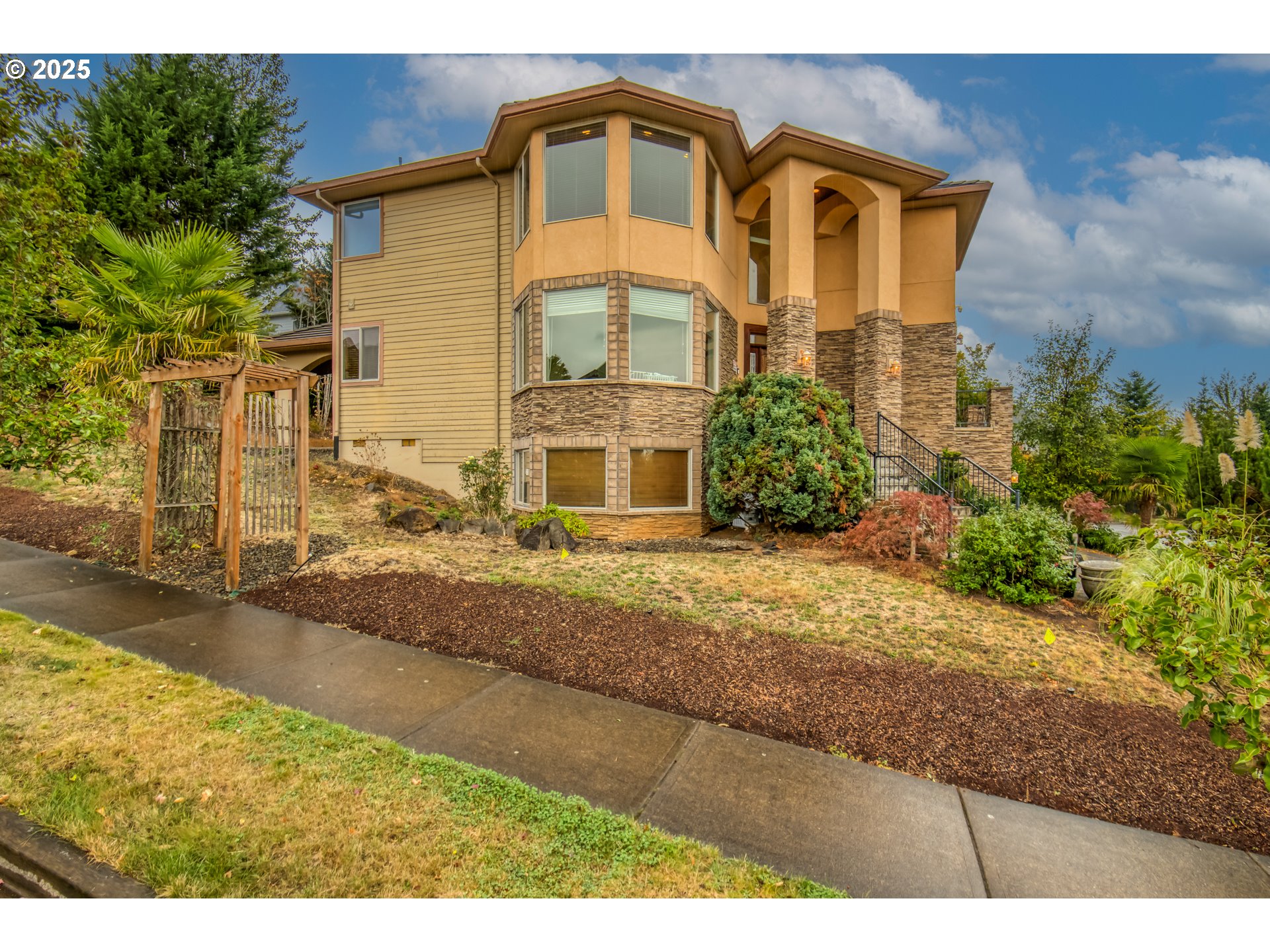 12491 Southeast Capri Court Happy Valley, OR 97086 - Photo 2 of 47