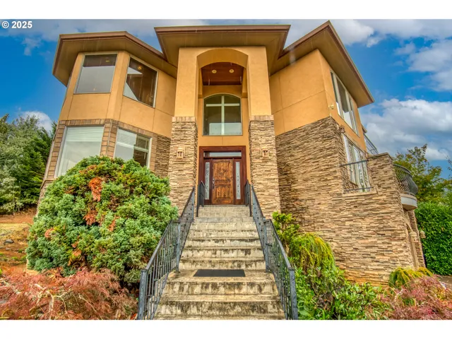 $1,190,000 | 12491 Southeast Capri Court, Happy Valley, OR 97086