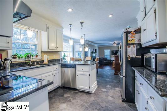 101 West Silverleaf Street Greer, SC 29650 - Photo 2 of 18 Gallery Image 2