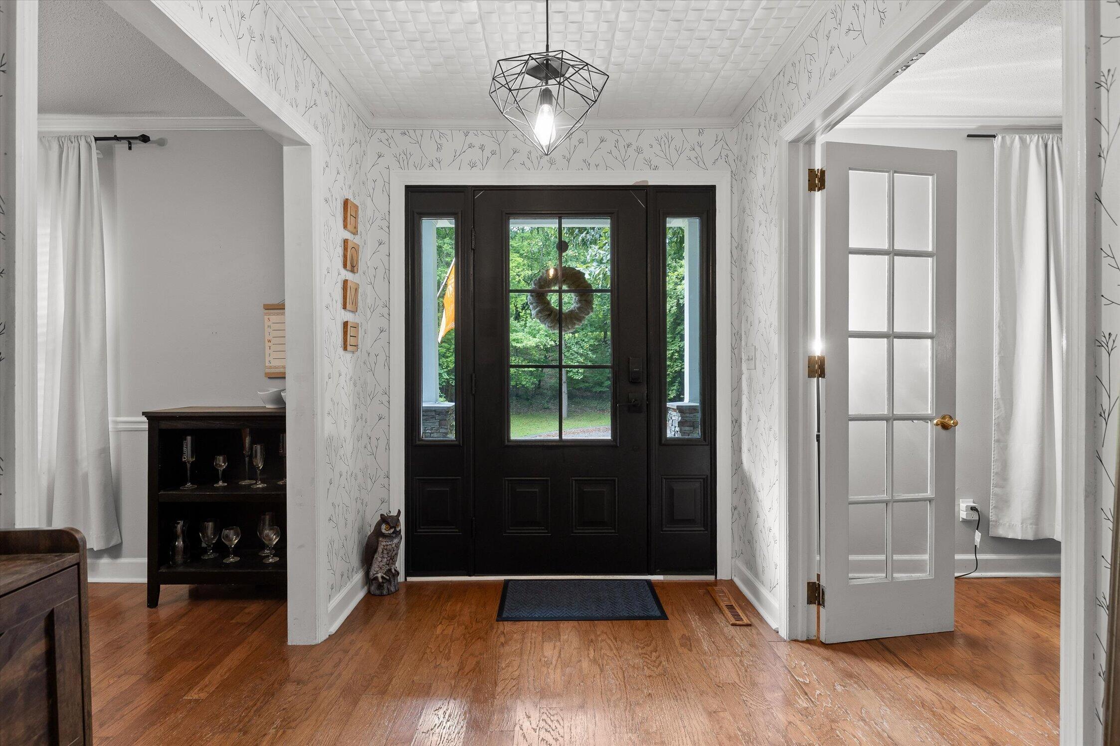 5622 Cold Springs Road Hixson, TN 37343 - Photo 3 of 47 Foyer