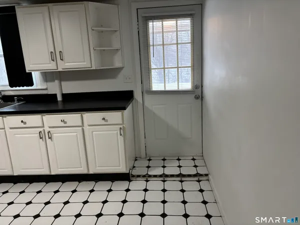 $1,500 | 14 Thill Street, West Haven, CT 06516