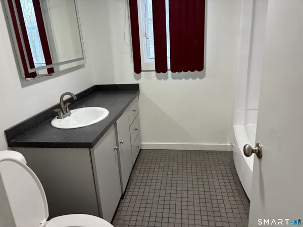 $1,500 | 14 Thill Street, West Haven, CT 06516