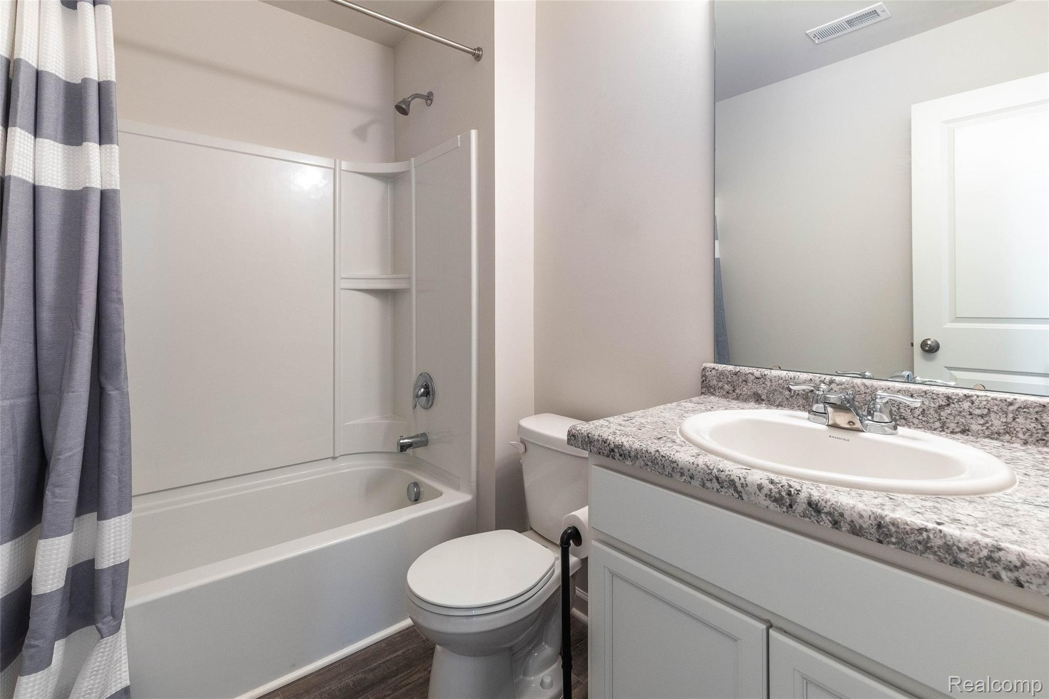 823 Rabbit Run Road Carleton, MI 48117 - Photo 13 of 17 823 Rabbit Run-14.jpg