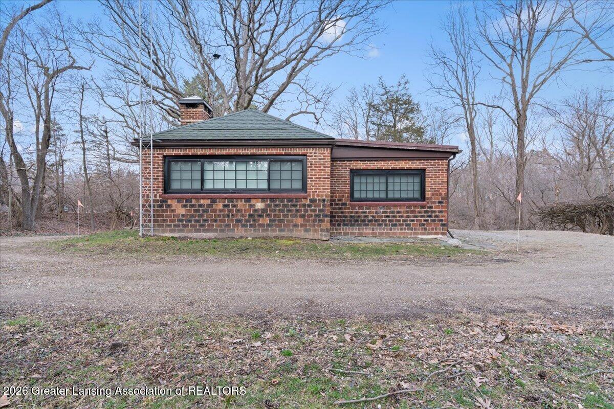 2593 Mt Hope Road Okemos, MI 48864 - Photo 33 of 46 39-Media Jett - 16