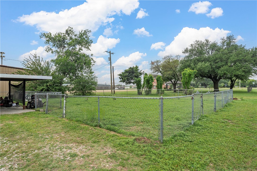 117 South Judge R W Hailey Drive Lott, TX 76656 - Photo 14 of 16 a view of a park