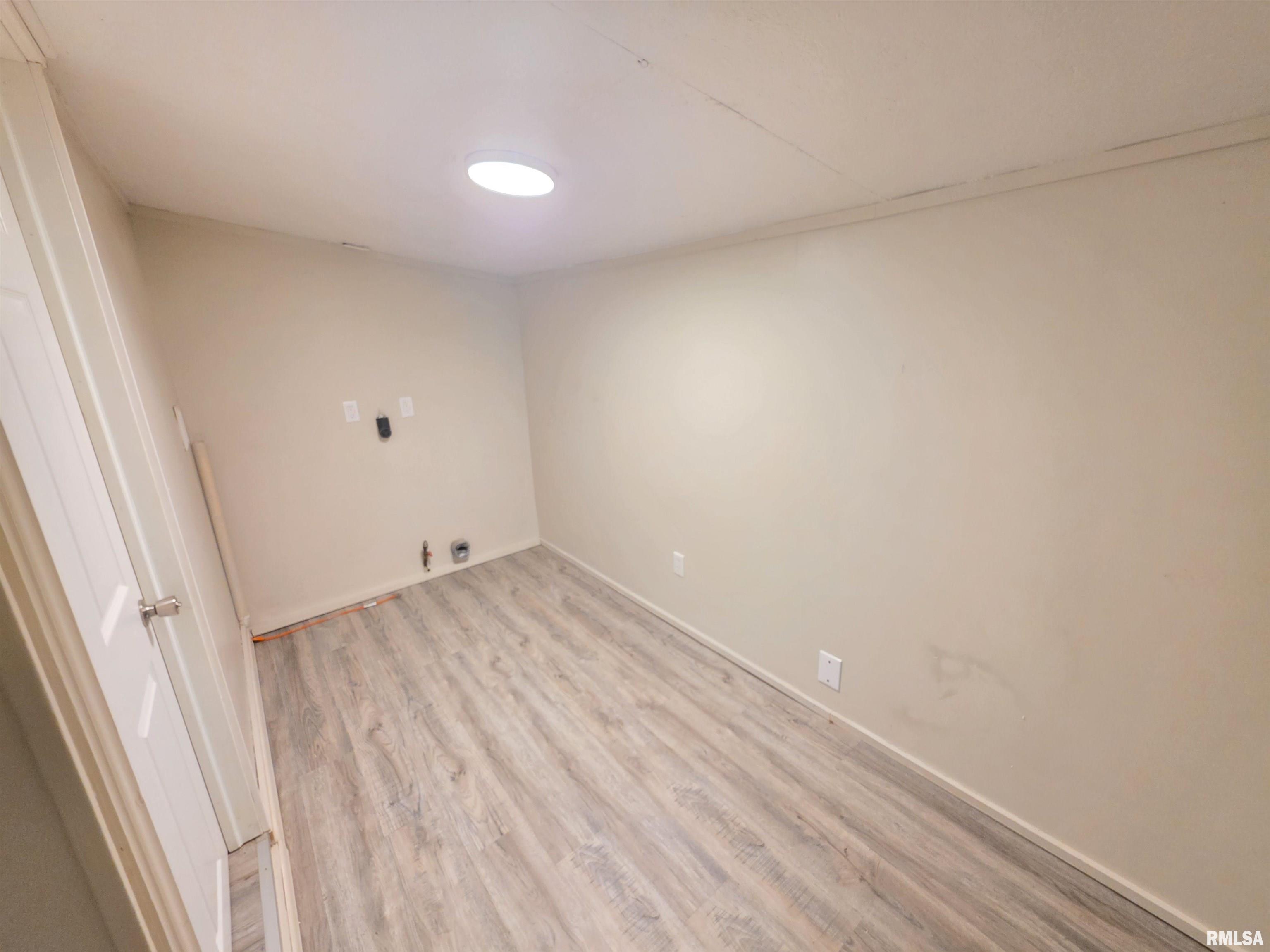 428 La Rosh Court Creve Coeur, IL 61610 - Photo 6 of 10