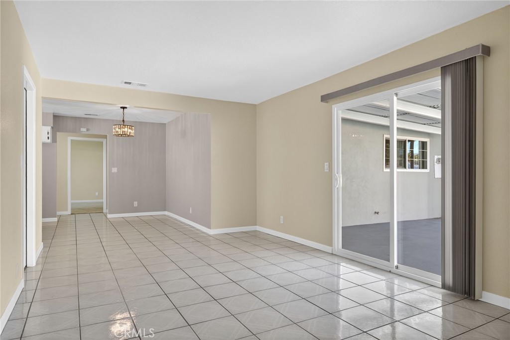 4731 Hamilton Avenue Oxnard, CA 93033 - Photo 11 of 32 Family4