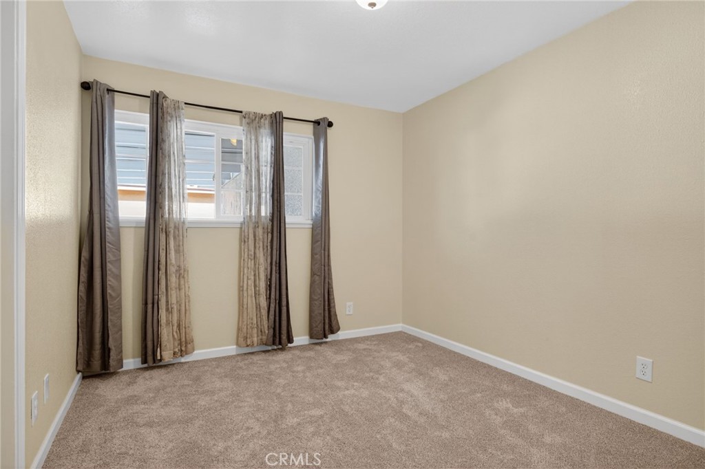 4731 Hamilton Avenue Oxnard, CA 93033 - Photo 19 of 32 Bedroom3