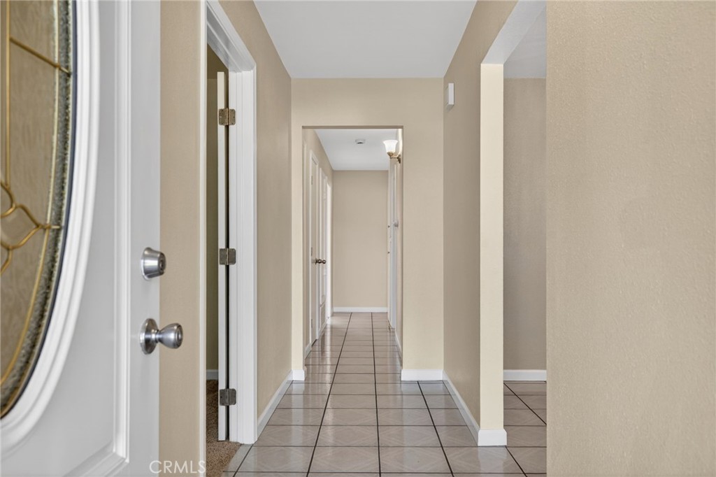 4731 Hamilton Avenue Oxnard, CA 93033 - Photo 4 of 32 Entry1