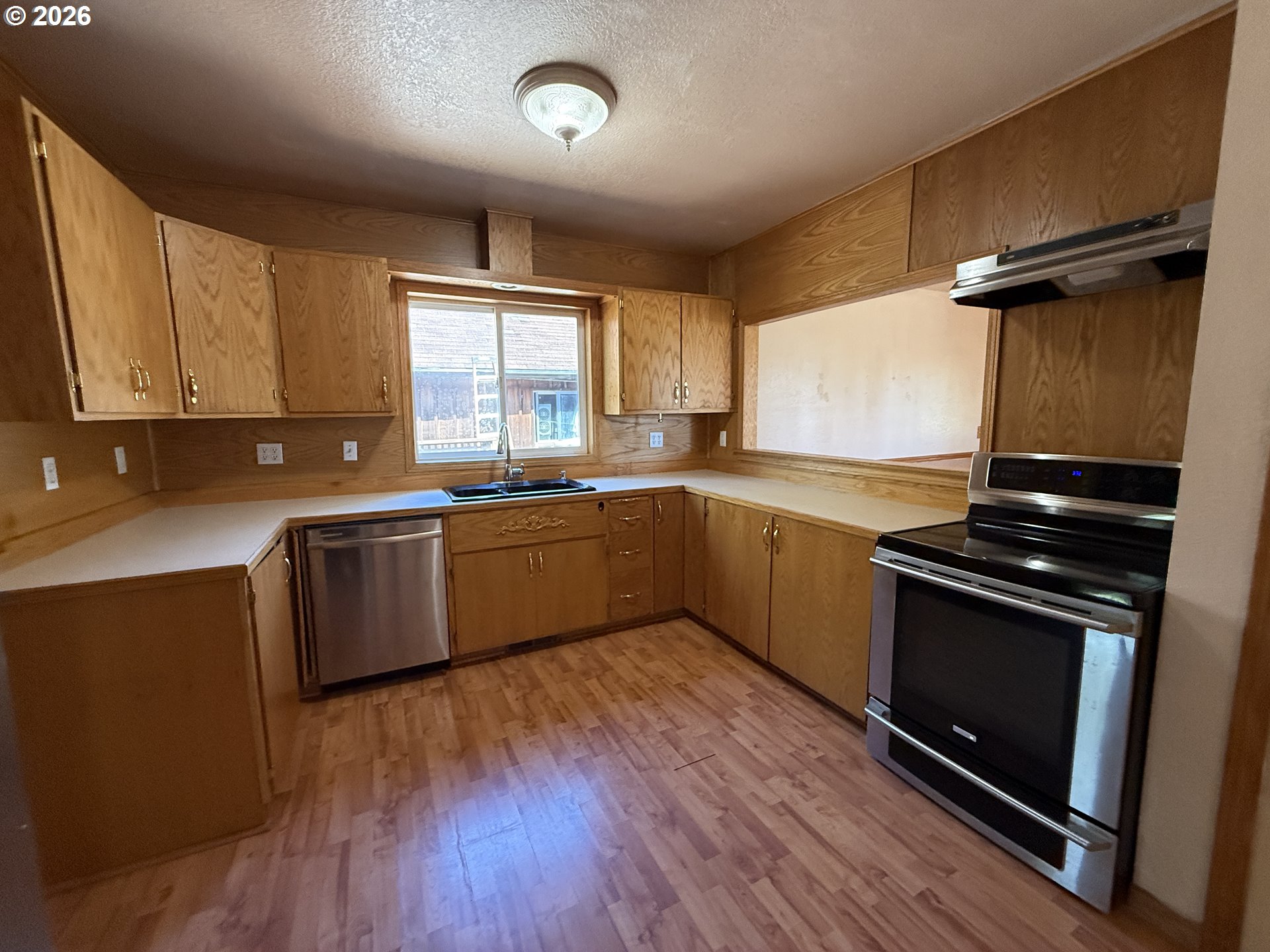 146 1st Street Myrtle Point, OR 97458 - Photo 16 of 47