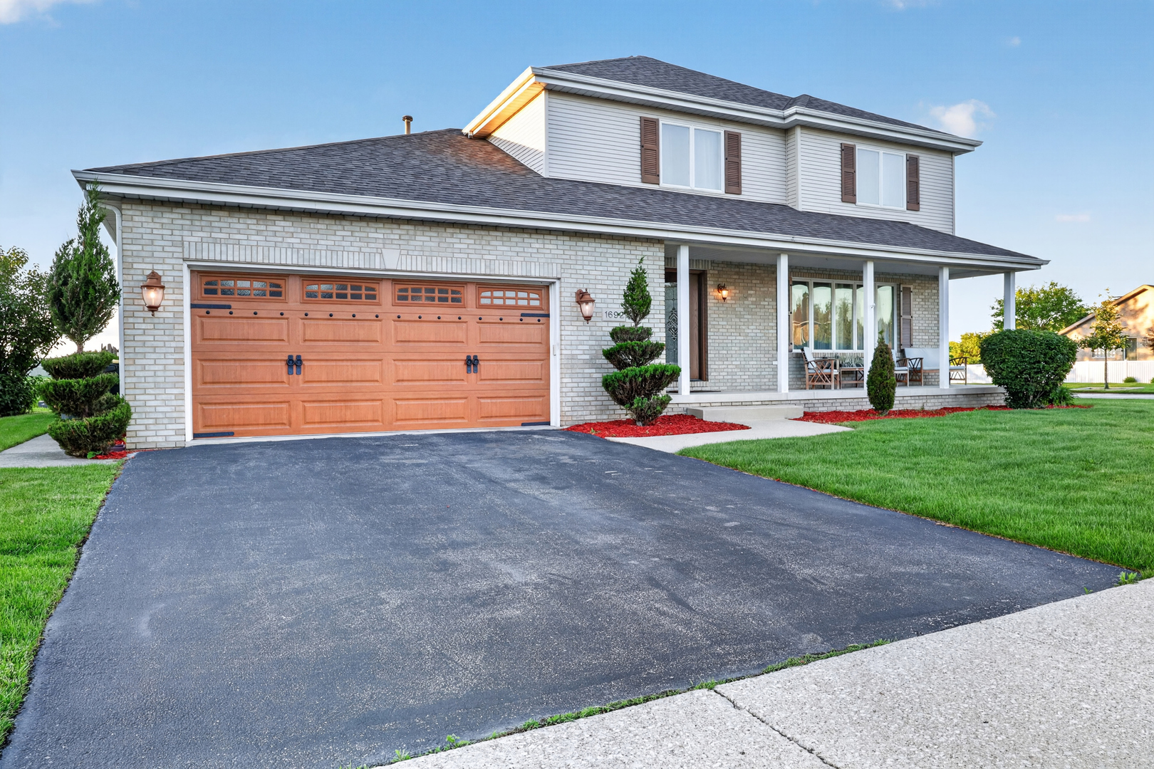 1692 185th Street Lansing, IL 60438 - Photo 5 of 53