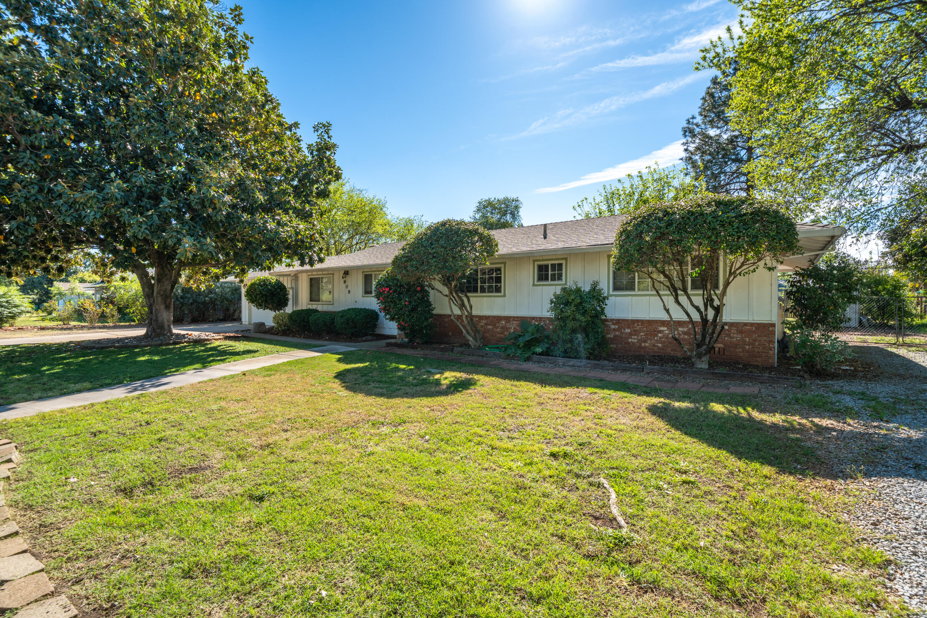 6908 Riata Dr-9