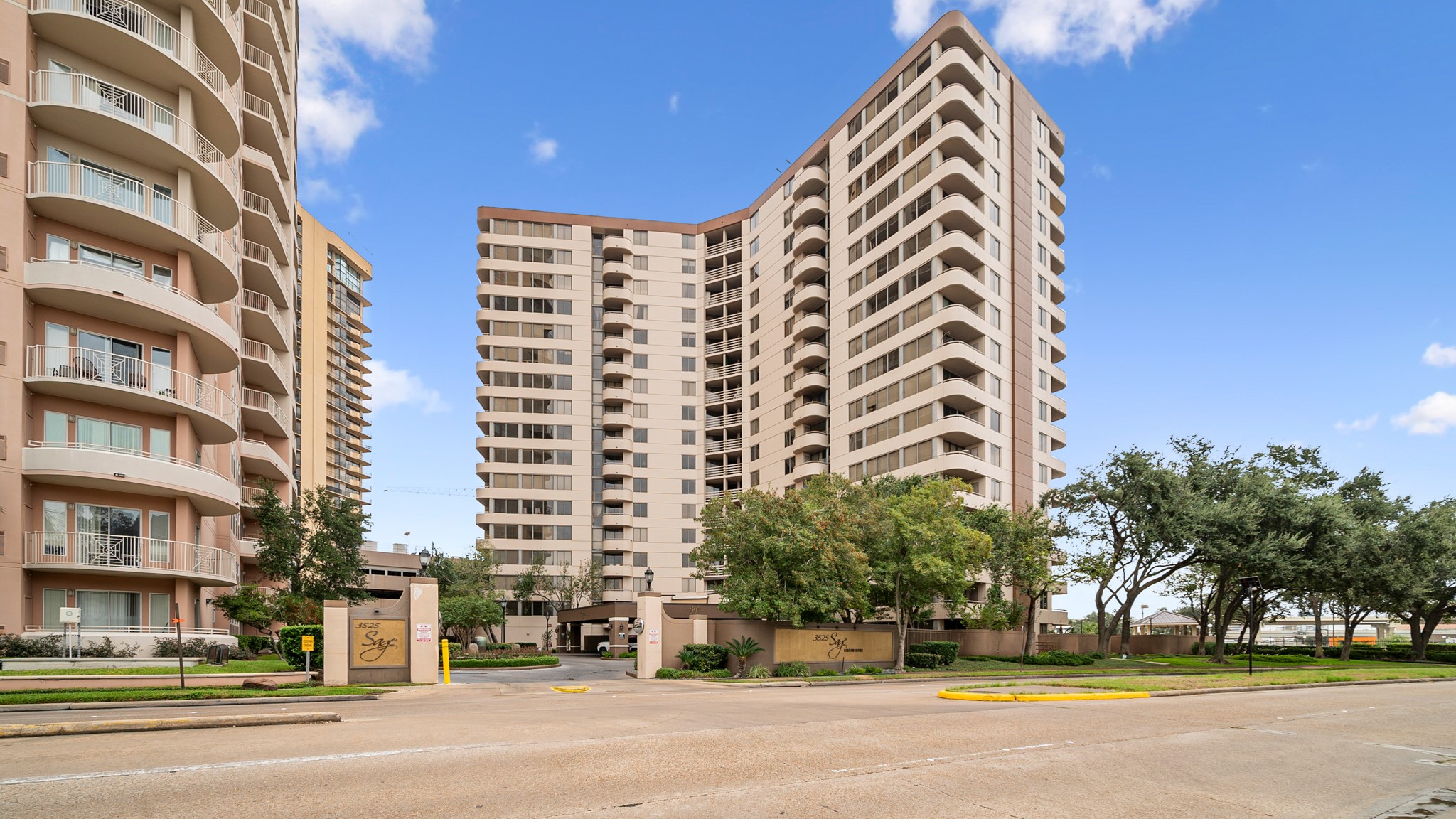 3525 Sage Road, Unit 1012 Houston, TX 77056 - Photo 13 of 15