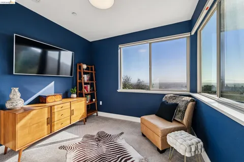 $1,098,000 | 6739 Skyview Drive, Oakland, CA 94605