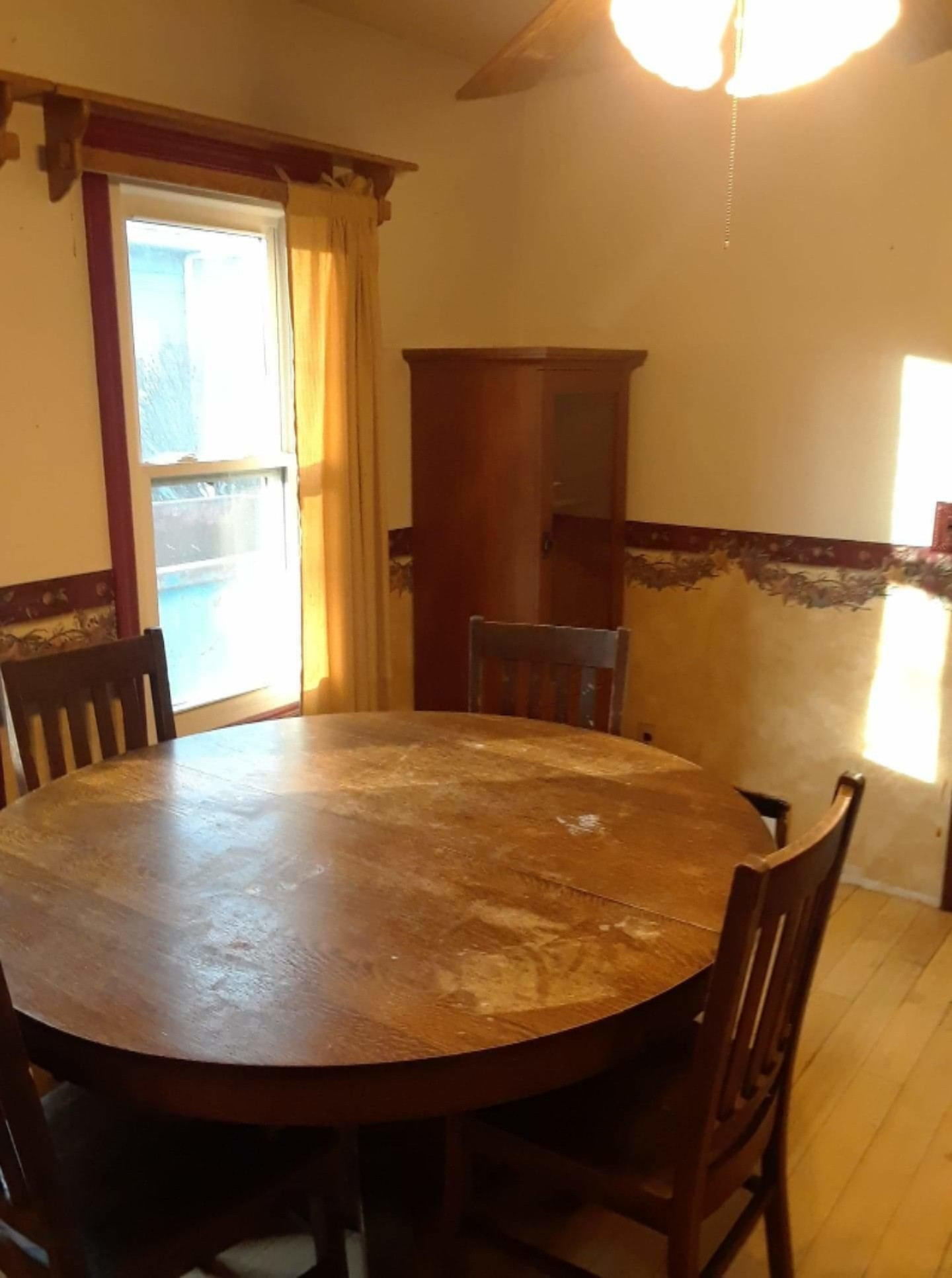1434 Haslett Road Haslett, MI 48840 - Photo 21 of 38 received_235679160692884