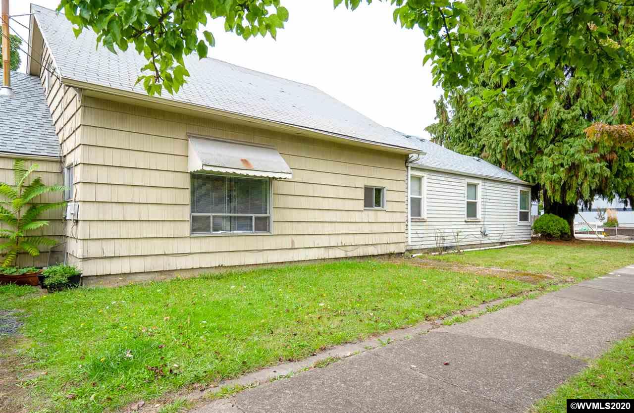 742 Southwest 13th Street Corvallis, OR 97333 - Photo 7 of 15
