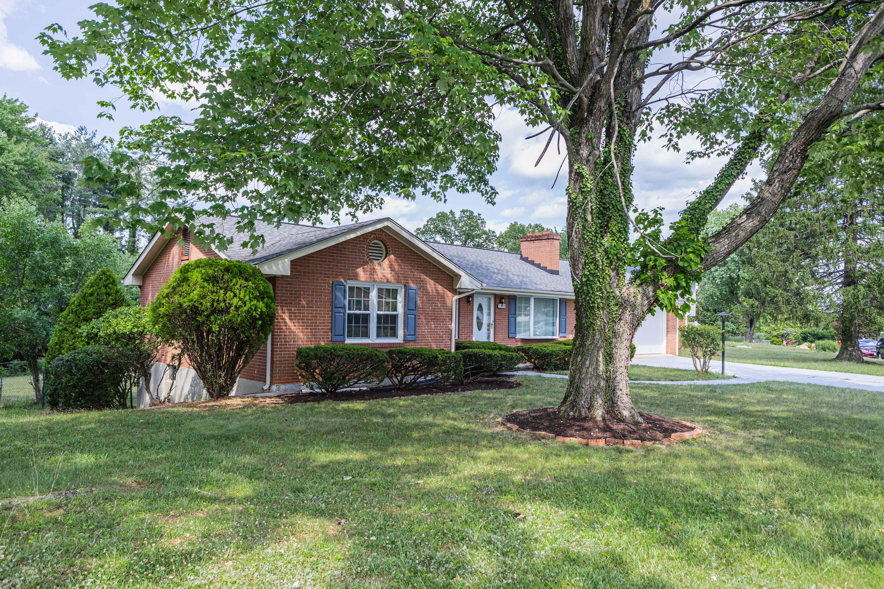 5563 Green Meadow Road Roanoke, VA 24018 - Photo 4 of 28 5563 Green Meadow Rd.-69