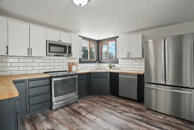 $359,400 | 8702 East Valleyway Avenue, Spokane Valley, WA 99212