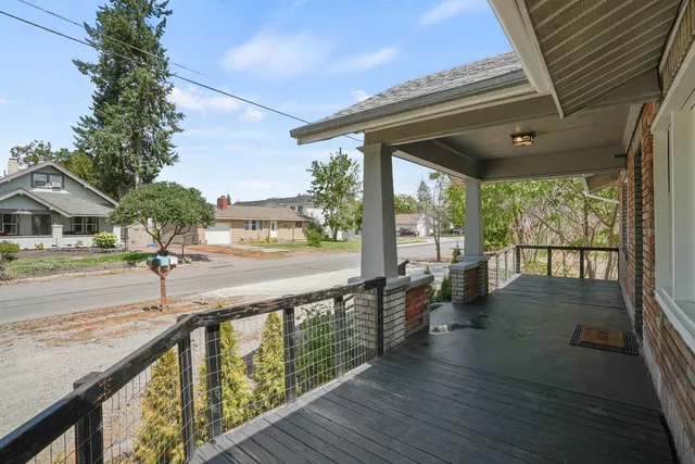 $359,400 | 8702 East Valleyway Avenue, Spokane Valley, WA 99212