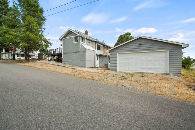 $359,400 | 8702 East Valleyway Avenue, Spokane Valley, WA 99212