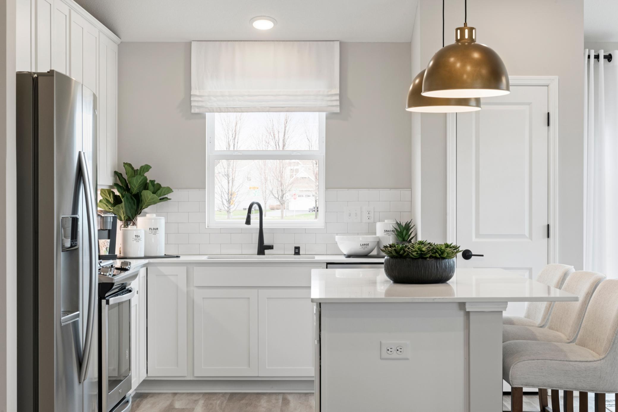 1652 Lund Way Shakopee, MN 55379 - Photo 6 of 24