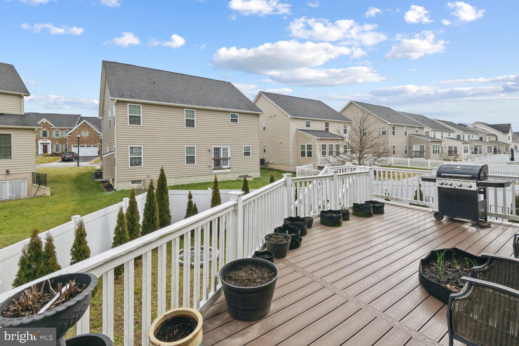 14607 Parkgate Drive Laurel, MD 20707 - Photo 24 of 25 Decorated and spacious Deck.
