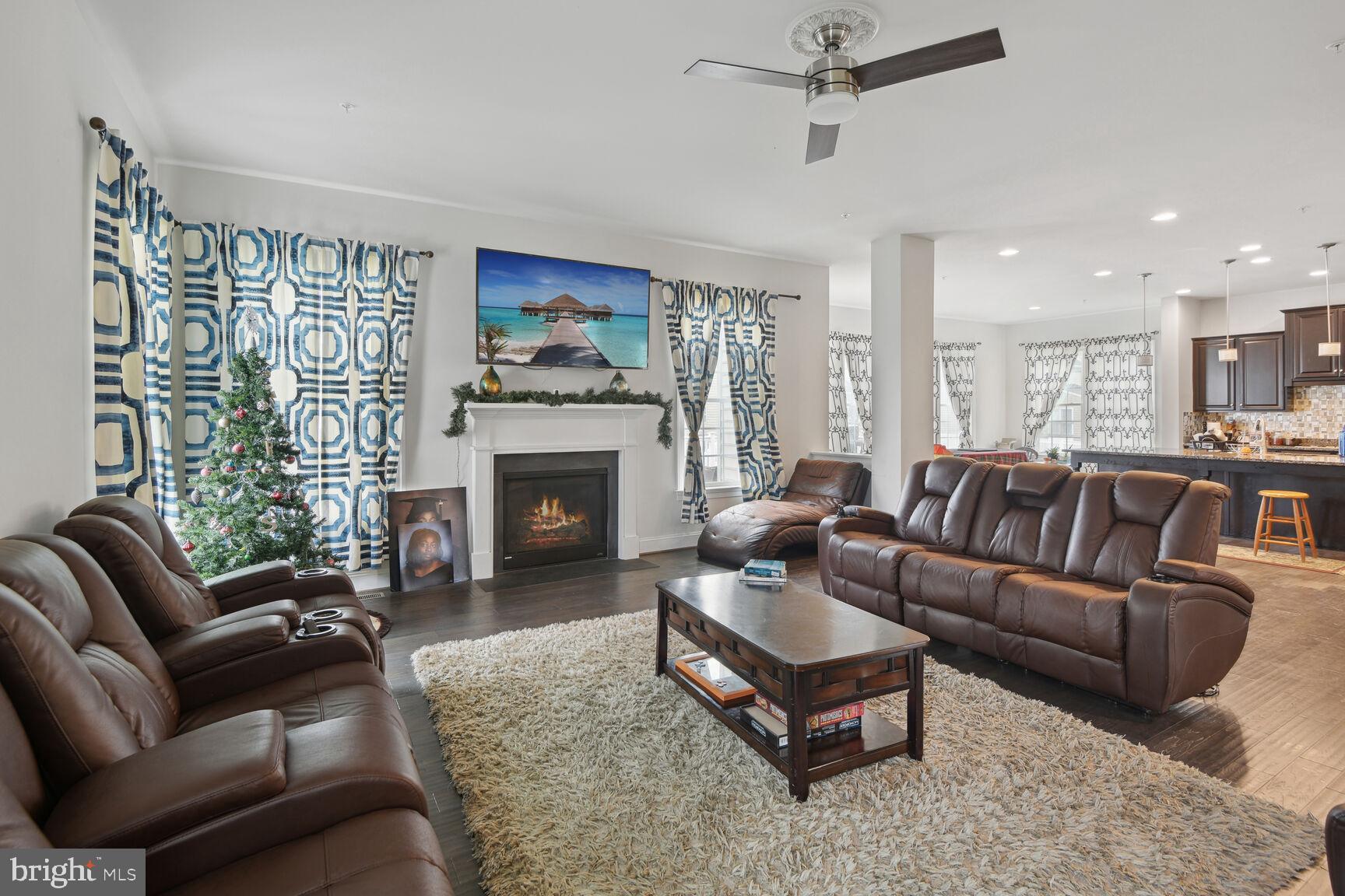 14607 Parkgate Drive Laurel, MD 20707 - Photo 6 of 25 Another view of family room.