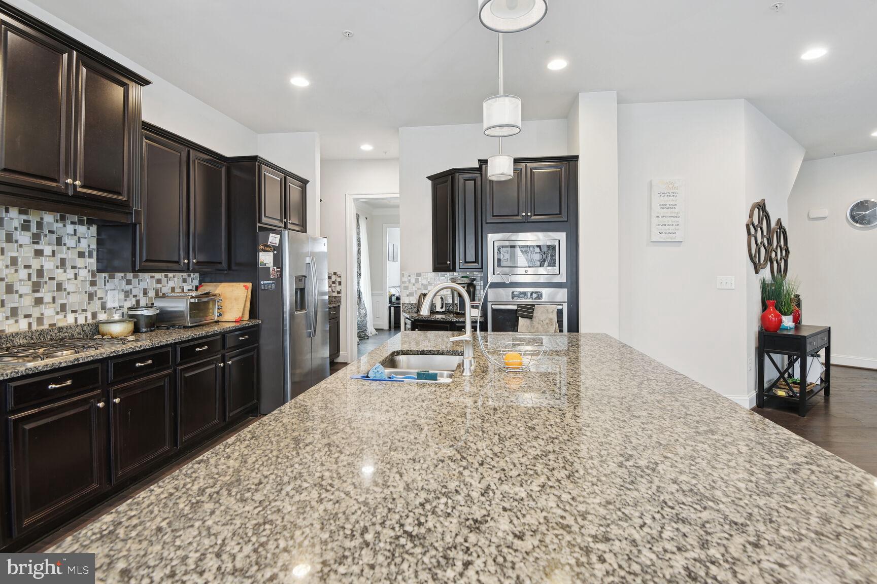 14607 Parkgate Drive Laurel, MD 20707 - Photo 9 of 25 Spacious Gourmet Kitchen w/walk-in Butler Pantry.