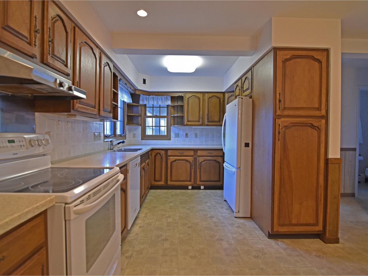 160 Hickory Hill Road Williston, VT 05495 - Photo 16 of 47