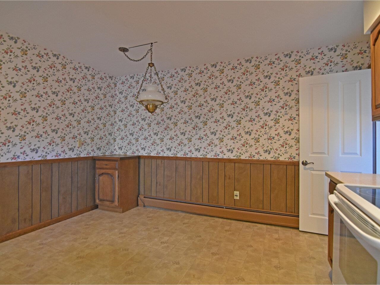 160 Hickory Hill Road Williston, VT 05495 - Photo 17 of 47