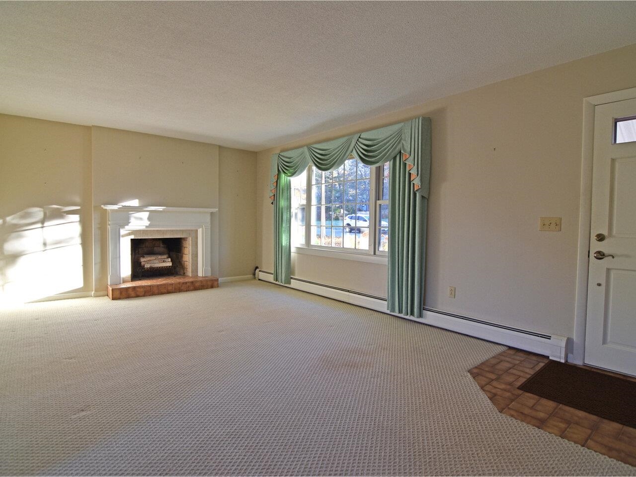 160 Hickory Hill Road Williston, VT 05495 - Photo 9 of 47