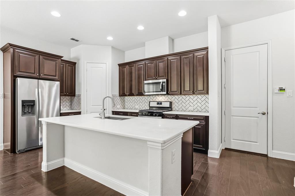 1438 Pebble Way Allen, TX 75013 - Photo 2 of 26