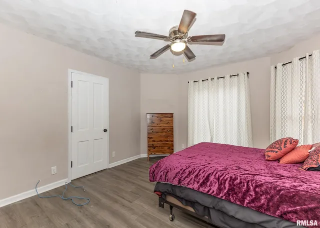 $141,900 | 307 East Court Street, Cambridge, IL 61238