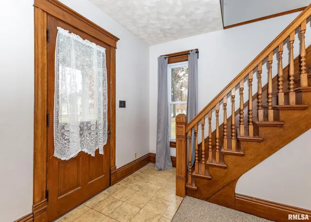 $141,900 | 307 East Court Street, Cambridge, IL 61238