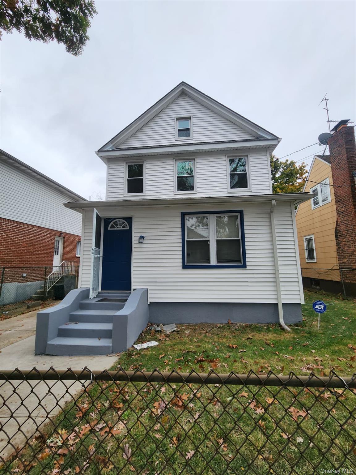221-26 134th Road Queens, NY 11413 - Photo 2 of 31