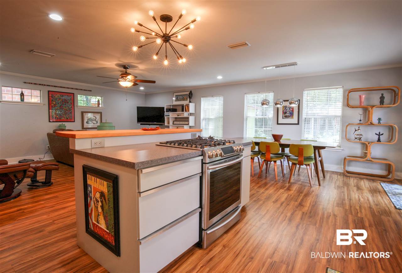 206 Orange Avenue Fairhope, AL 36532 - Photo 12 of 32