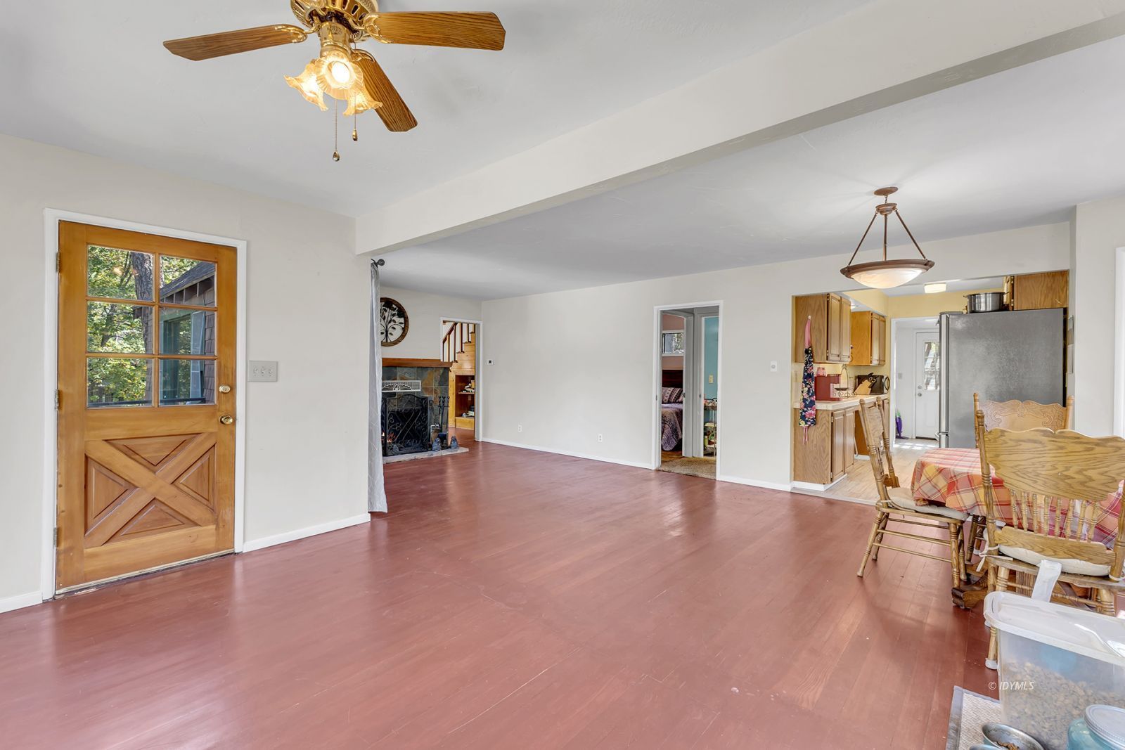 53575 Tollgate Road Idyllwild, CA 92549 - Photo 20 of 71 a view of empty room with wooden floor