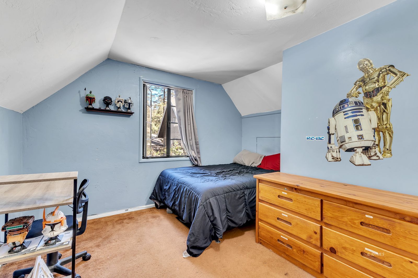 53575 Tollgate Road Idyllwild, CA 92549 - Photo 49 of 71 a bedroom with a bed and window