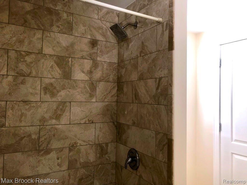 1827 Mansfield Road Birmingham, MI 48009 - Photo 23 of 34 MASTER SHOWER*.jpg