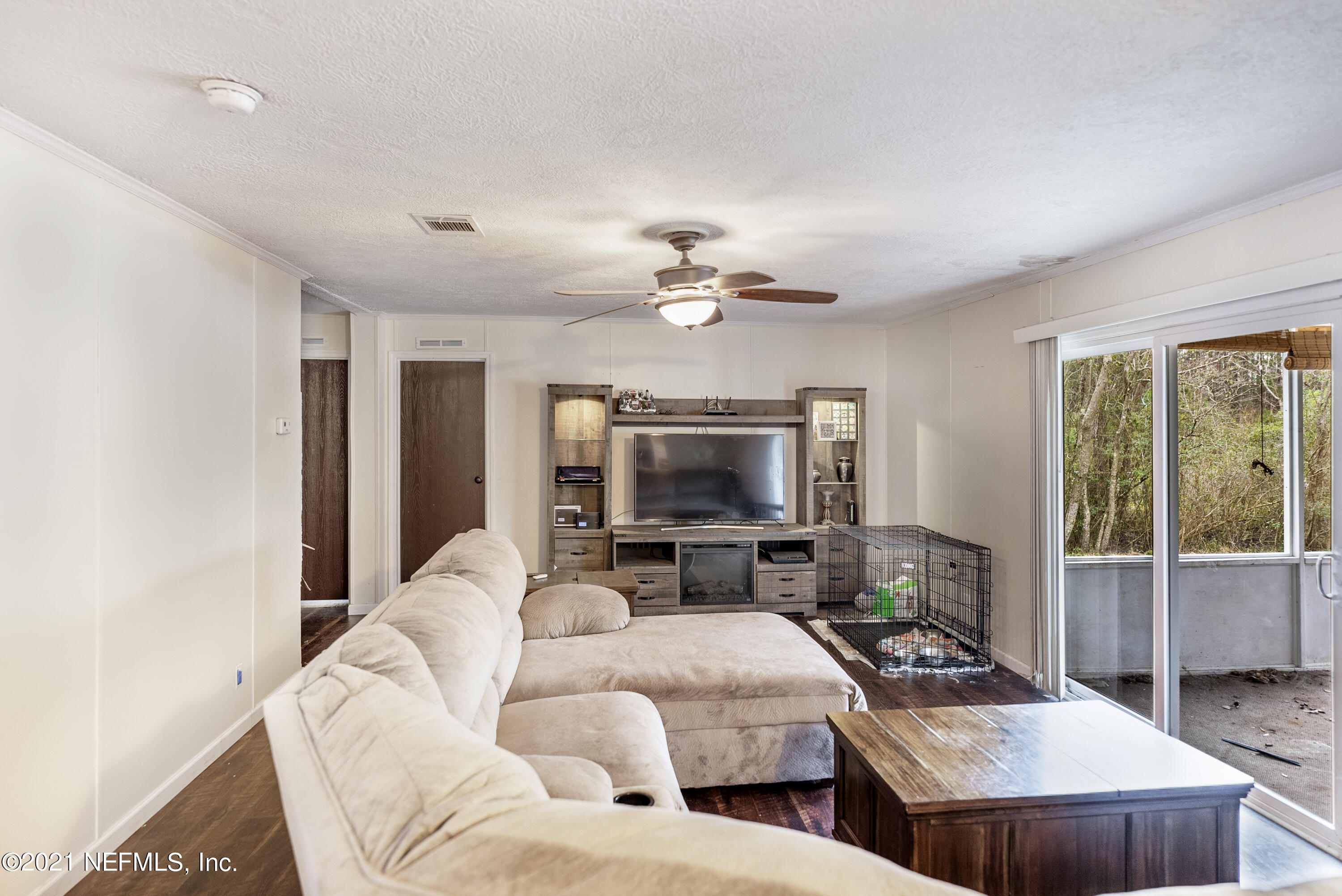 15566 Parete Road Jacksonville, FL 32218 - Photo 8 of 14 Living Room