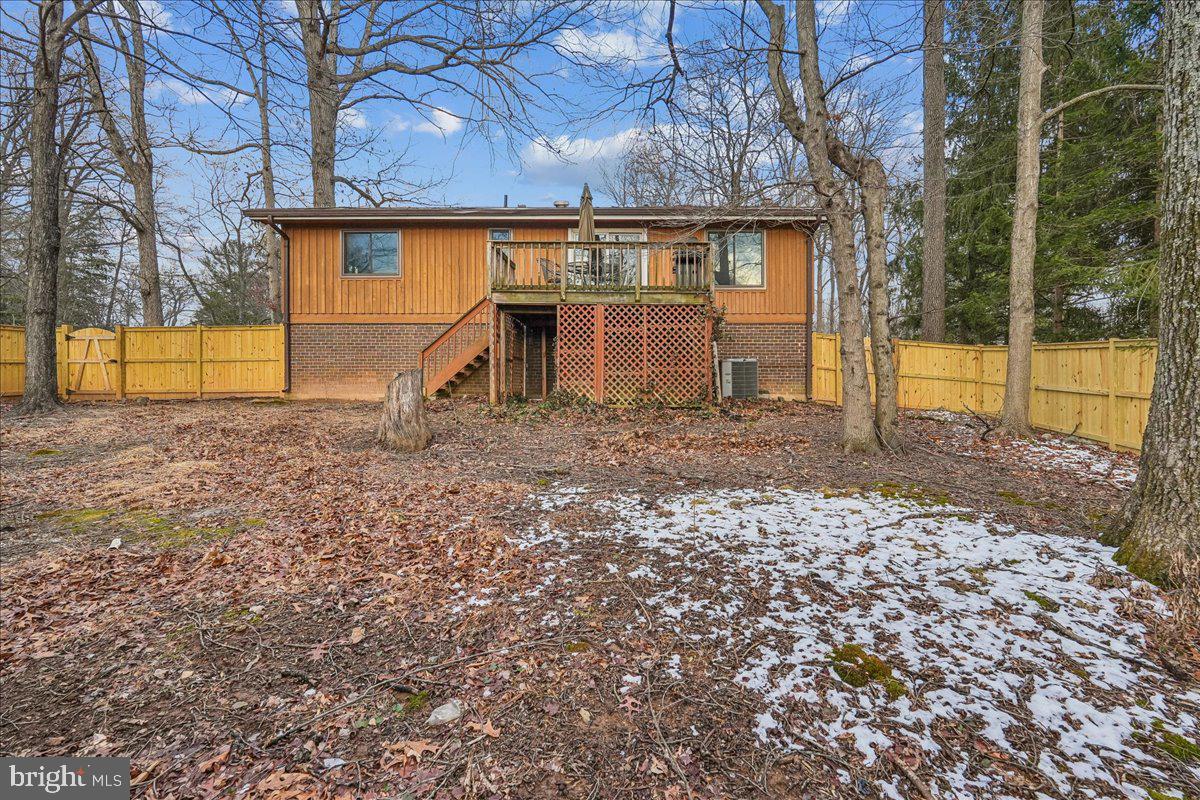 14920 Chestnut Ridge Court North Potomac, MD 20878 - Photo 31 of 32 a view of a house with a yard