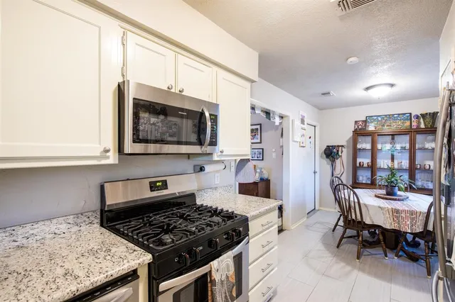 $299,900 | 2000 Navajo Street, Denton, TX 76209