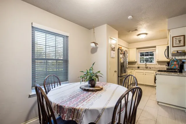 $299,900 | 2000 Navajo Street, Denton, TX 76209