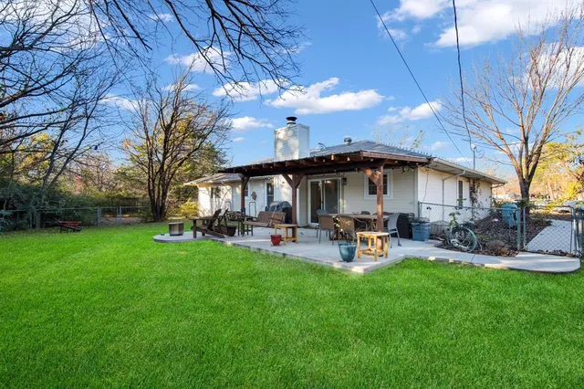 $299,900 | 2000 Navajo Street, Denton, TX 76209