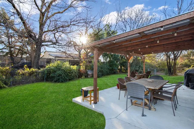 $299,900 | 2000 Navajo Street, Denton, TX 76209