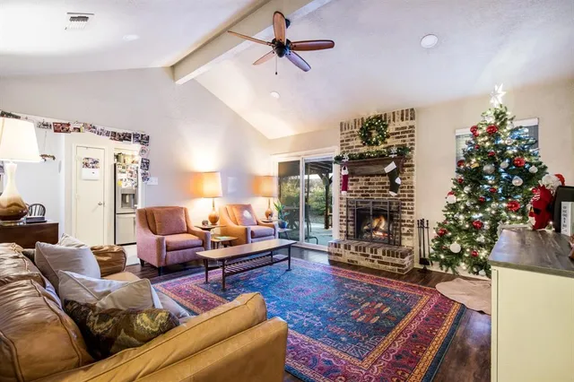 $299,900 | 2000 Navajo Street, Denton, TX 76209