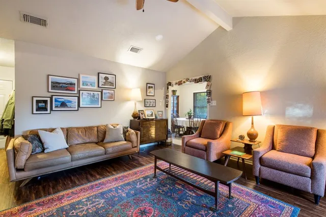 $299,900 | 2000 Navajo Street, Denton, TX 76209