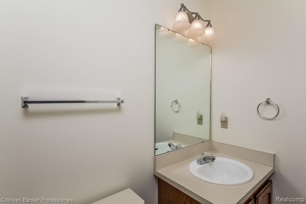155 Meadow Ln Circle, Unit 21 Rochester Hills, MI 48307 - Photo 18 of 31